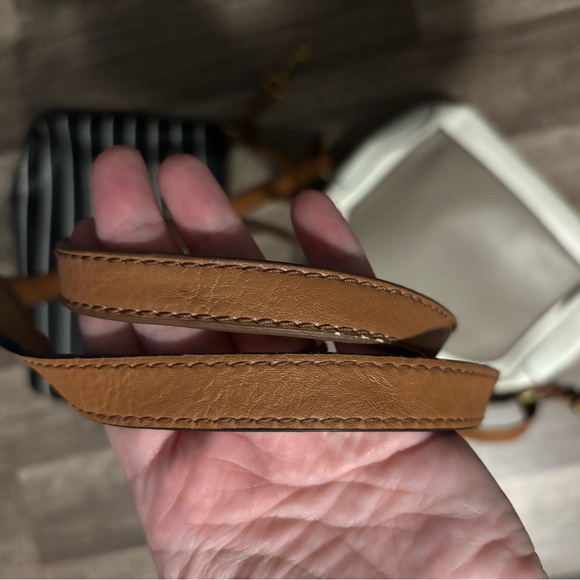 Lot of 2 Fossil Crossbody bags - Picture 3 of 3